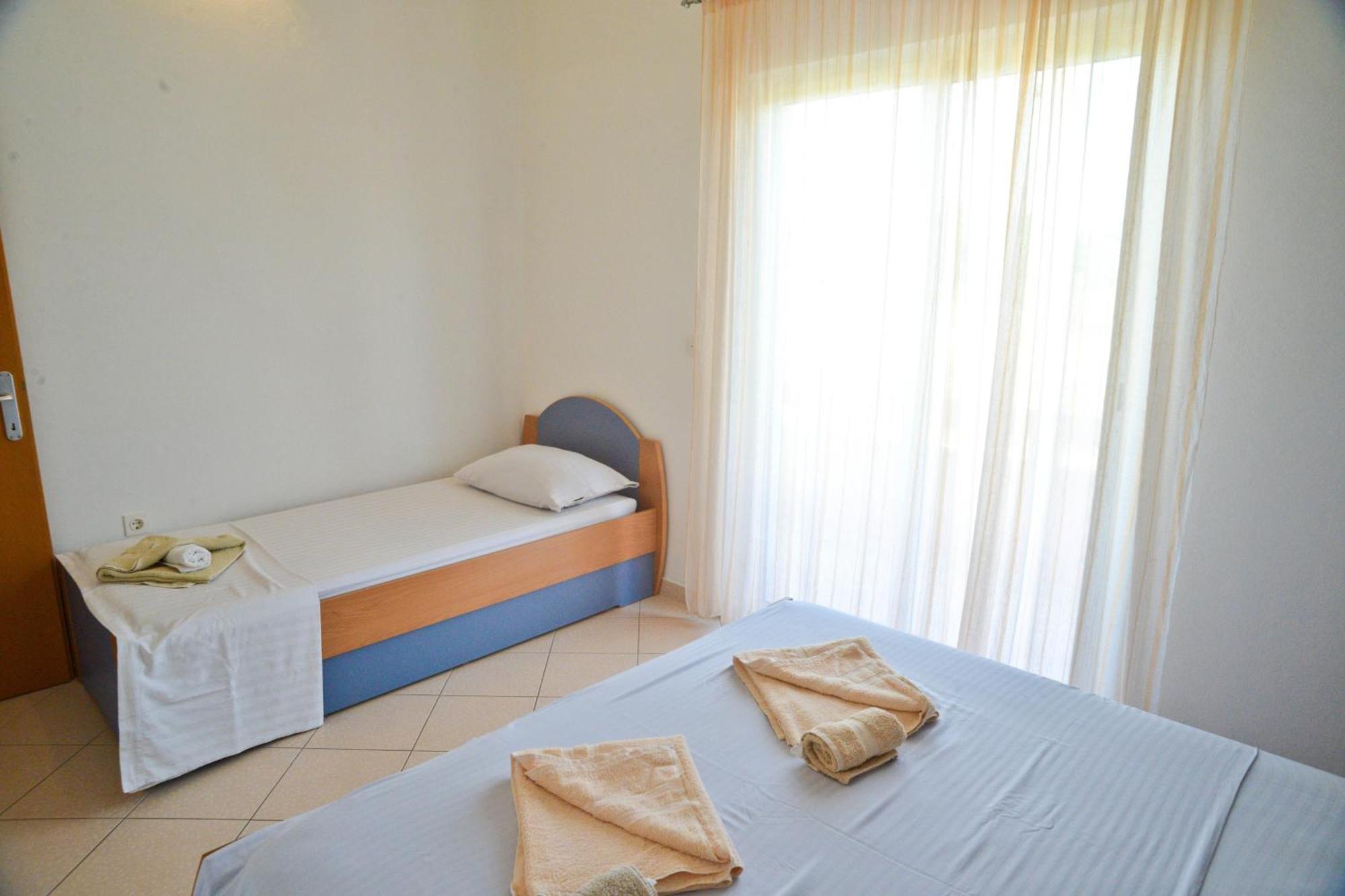 Apartments Lonic تشوكييتزا الغرفة الصورة